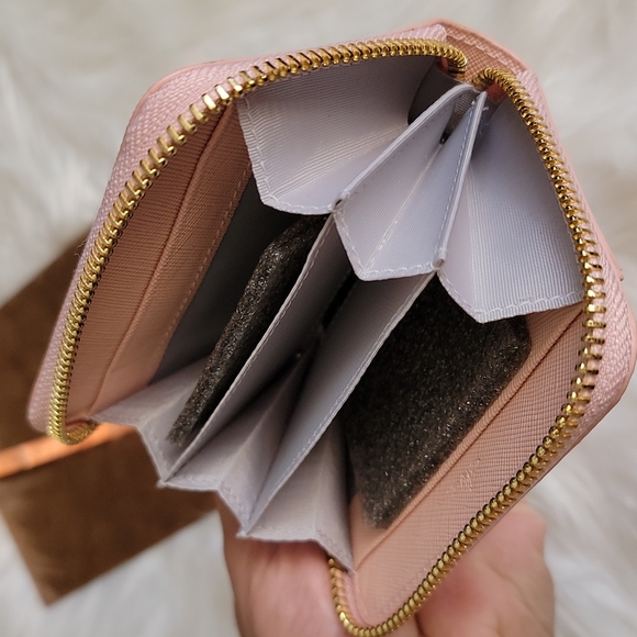 Clue wallet - Picture 6 of 6